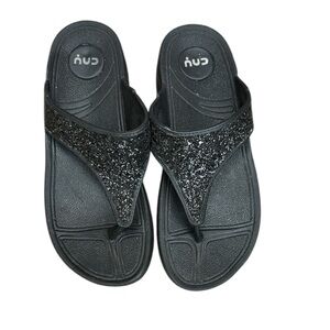 Black Sandals with Glitter Thong Strap and Contoured Footbed size 7